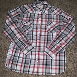 Long sleeve Levi’s button up❗️❕
